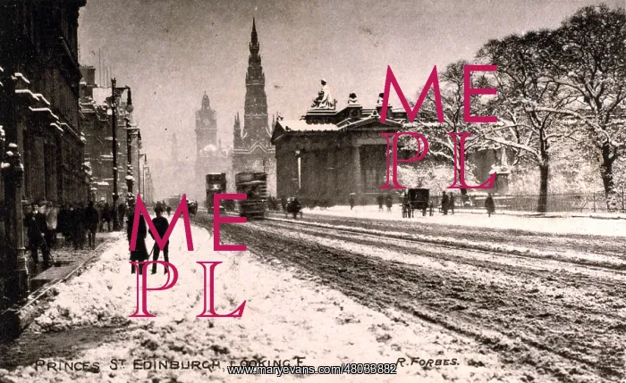 : Princes Street, Edinburgh, in the snow : Princes Street, Edinburgh, in the snow