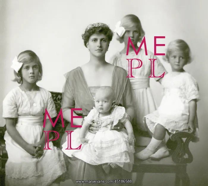 : Princess Andrew of Greece and daughters : Princess Andrew of Greece and daughters