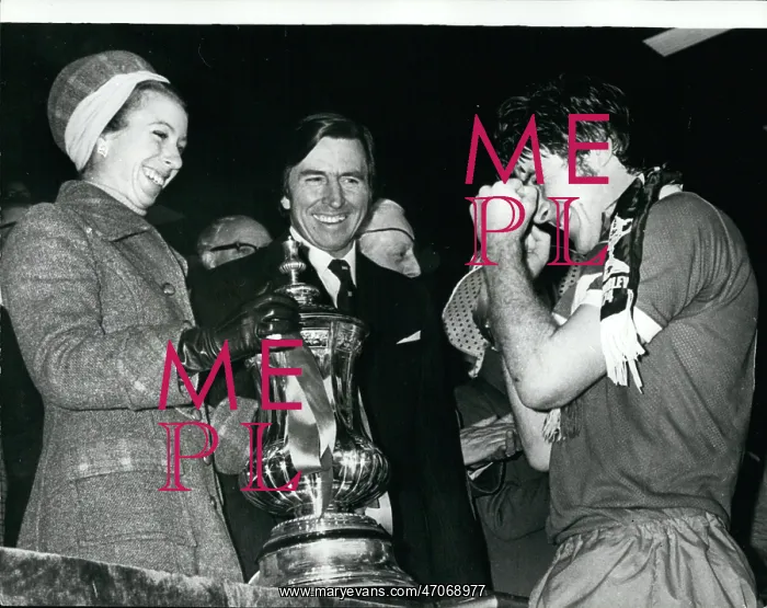 : Princess Anne hands FA Cup to Liverpool captain, Wembley : Princess Anne hands FA Cup to Liverpool captain, Wembley