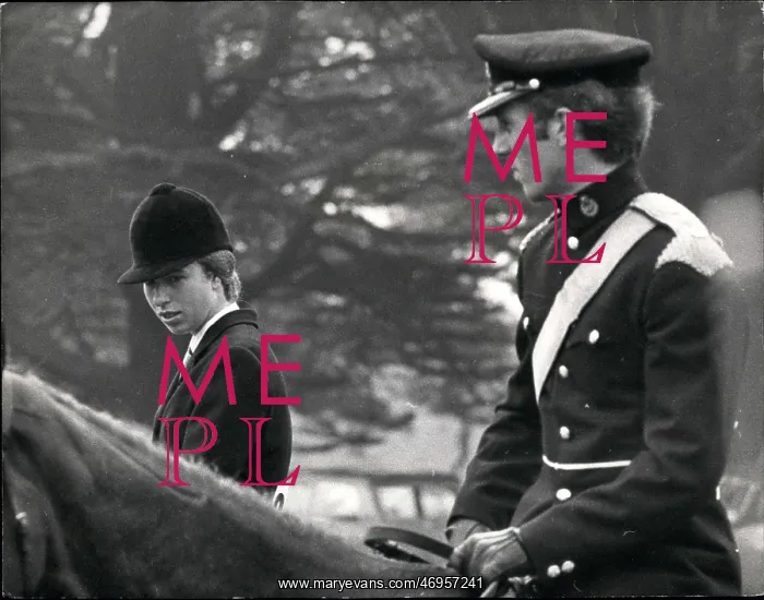 : Princess Anne and Mark Phillips out riding : Princess Anne and Mark Phillips out riding