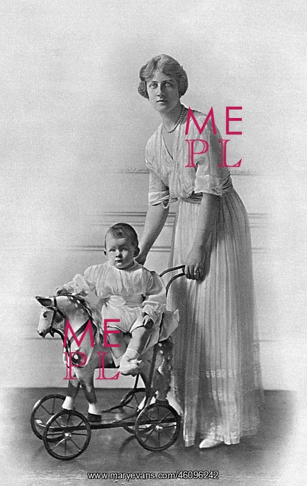 : Princess Arthur of Connaught & Earl of Macduff, 1915 : Princess Arthur of Connaught & Earl of Macduff, 1915