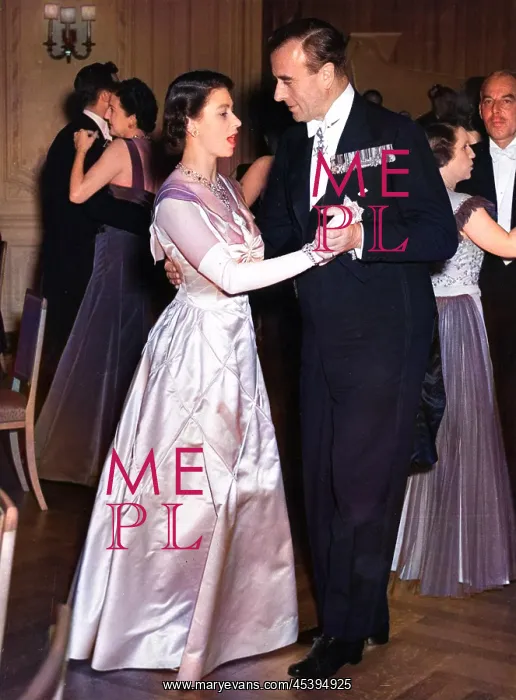 : Princess Elizabeth dancing with Lord Mountbatten : Princess Elizabeth dancing with Lord Mountbatten