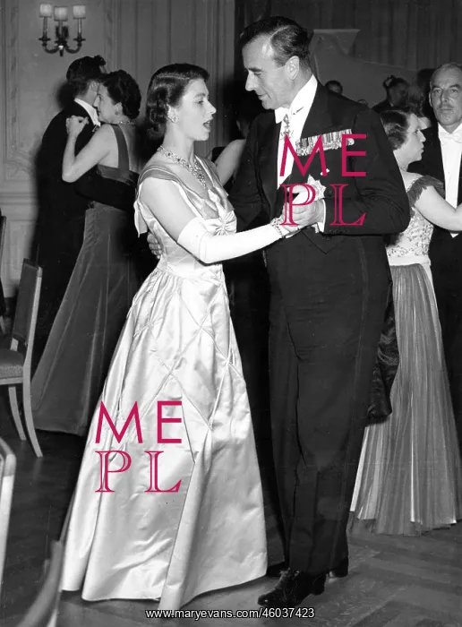 : Princess Elizabeth dancing with Lord Mountbatten : Princess Elizabeth dancing with Lord Mountbatten