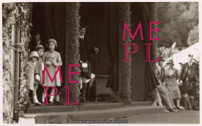 : Princess Elizabeth at the Highland Games : Princess Elizabeth at the Highland Games