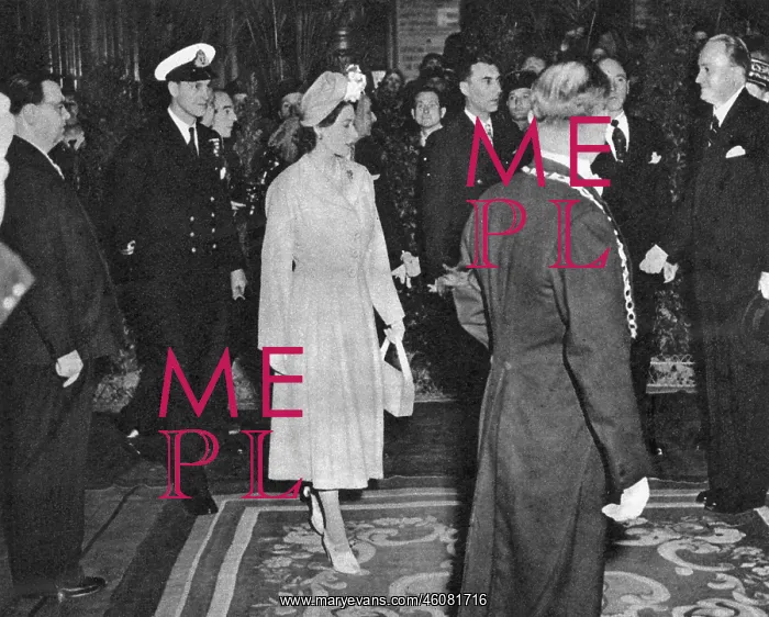 : Princess Elizabeth in Paris : Princess Elizabeth in Paris