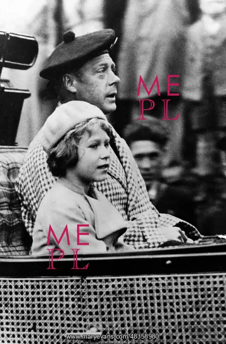 : Princess Elizabeth and Prince Edward VIII, 1933 : Princess Elizabeth and Prince Edward VIII, 1933