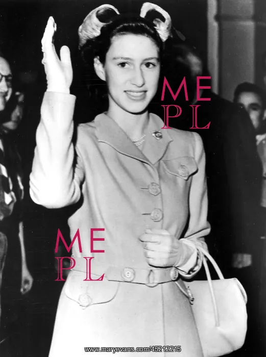 : PRINCESS MARGARET, candid of her visit to ? : PRINCESS MARGARET, candid of her visit to ?
