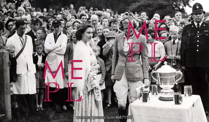 : Princess Margaret and Daphne Lakin with Challenge Cup : Princess Margaret and Daphne Lakin with Challenge Cup