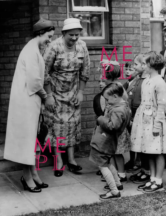 : Princess Margaret at Dr Barnardo's, Hallow Park, Worcs : Princess Margaret at Dr Barnardo's, Hallow Park, Worcs