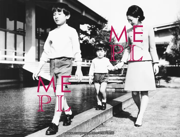 : Princess Michiko, walking with her two sons, Prince : Princess Michiko, walking with her two sons, Prince