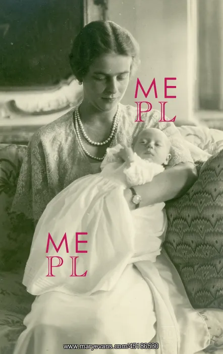 : Princess Theodora of Greece with her eldest child : Princess Theodora of Greece with her eldest child