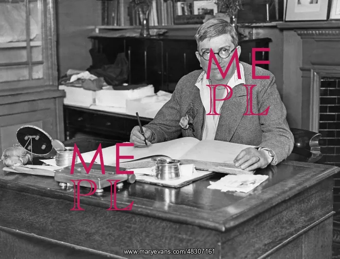 : Prison warden in England, 1931 : Prison warden in England, 1931