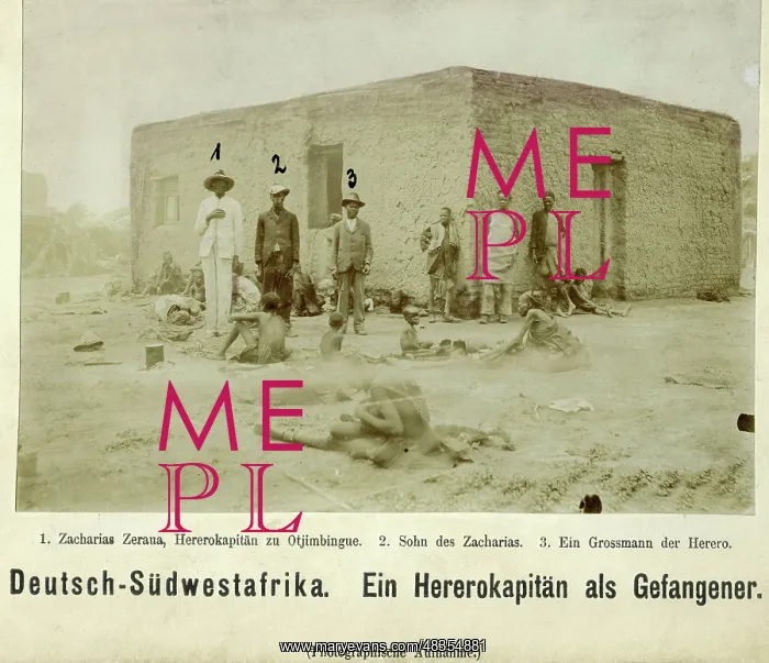 : Prisoner Herero fighters, 1905 : Prisoner Herero fighters, 1905