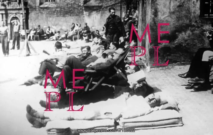 : Prisoners in the Courtyard of Oflag IV-C, Colditz : Prisoners in the Courtyard of Oflag IV-C, Colditz