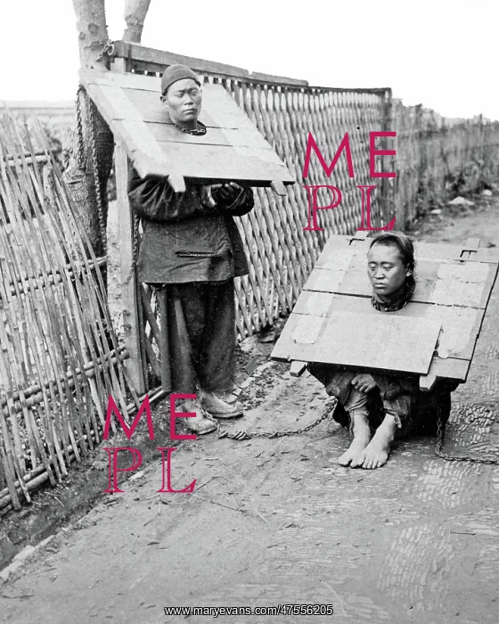: Two prisoners wearing the Cangue, China : Two prisoners wearing the Cangue, China