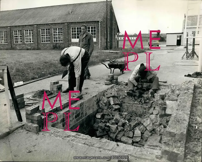 : Prisons. Jul. 07, 1971 - Prisoners Build Midlands Prison Which Was Formally Opened Today : Prisons. Jul. 07, 1971 - Prisoners Build Midlands Prison Which Was Formally Opened Today