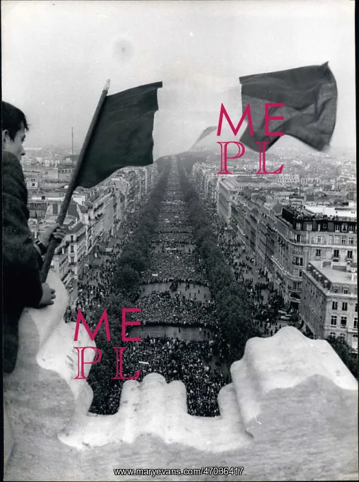 : Pro-Gaullist demonstration, Place de la Concorde, Paris : Pro-Gaullist demonstration, Place de la Concorde, Paris
