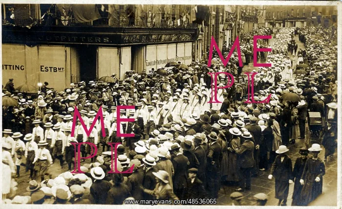 : Procession by Blundell Brother's Outfitters, Luton, Bedfords : Procession by Blundell Brother's Outfitters, Luton, Bedfords