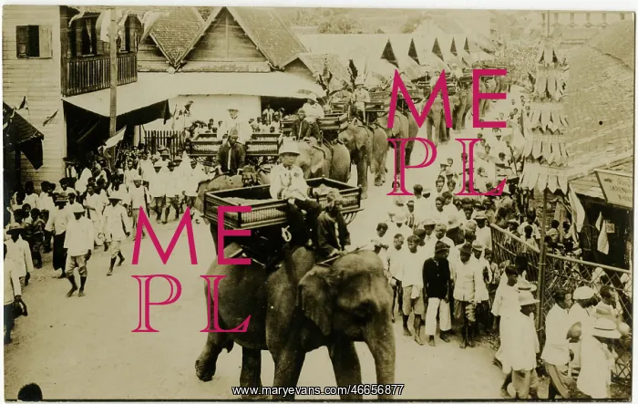 : Procession of dignitaries riding on elephants - Singapore : Procession of dignitaries riding on elephants - Singapore