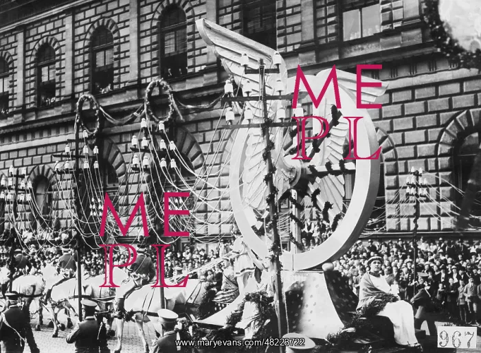 : Procession in Munich, 1925 : Procession in Munich, 1925
