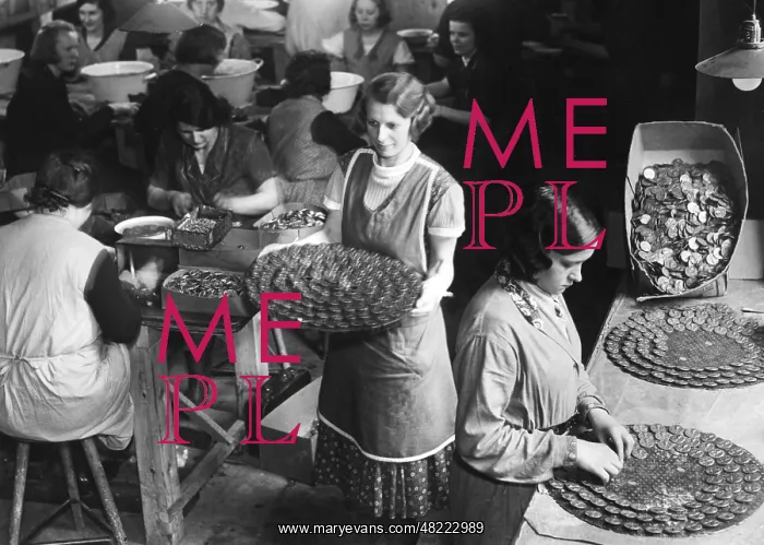 : Production of badges for Labor Day, 1934 : Production of badges for Labor Day, 1934