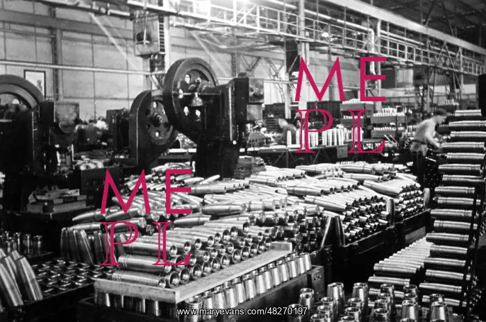 : Production of grenades, 1942 : Production of grenades, 1942