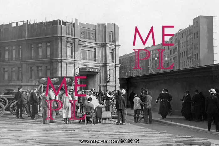 : Production of the movie The Last Laugh, 1924 : Production of the movie The Last Laugh, 1924
