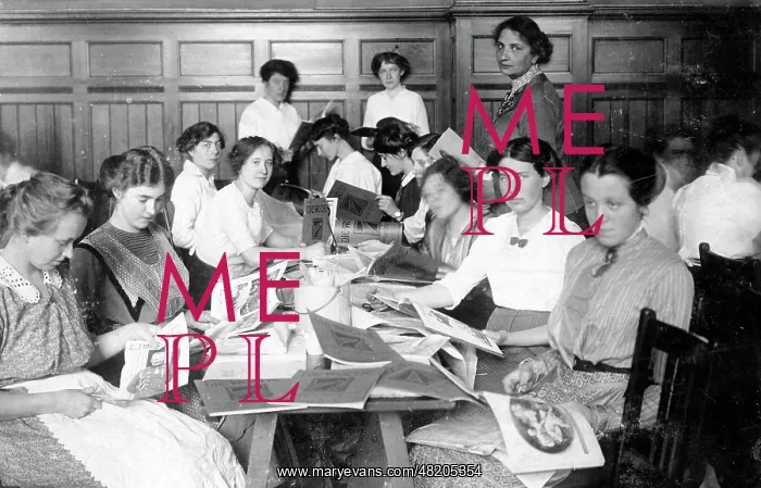 : Production of reading maps, 1914 : Production of reading maps, 1914