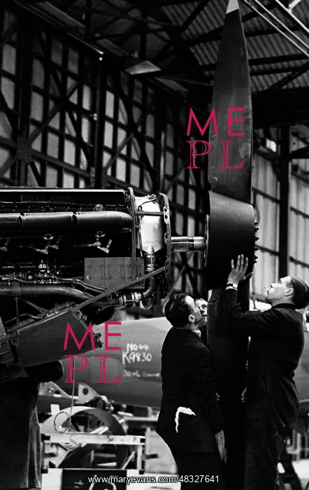 : Production of the Spitfire in England, ca. 1940 : Production of the Spitfire in England, ca. 1940