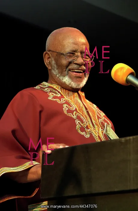 : Prof Es'kia Mphahlele : Prof Es'kia Mphahlele