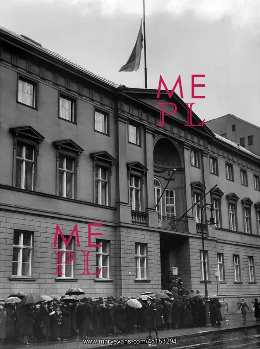 : Prof. Nikolaus Bares : Prof. Nikolaus Bares
