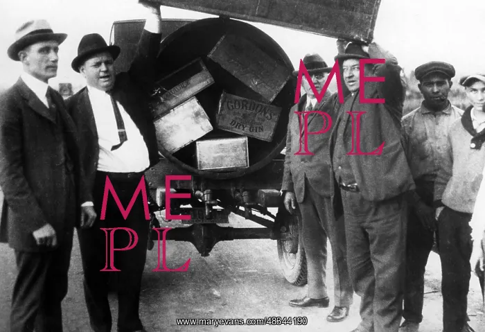: Prohibition: Alcohol bootlegging in America : Prohibition: Alcohol bootlegging in America