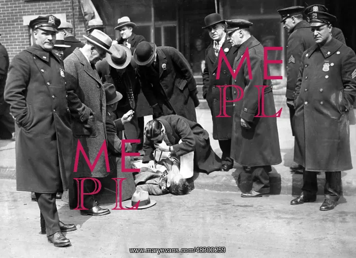 : Prohibition: Bootlegger Giuseppi Perrano shot in New York : Prohibition: Bootlegger Giuseppi Perrano shot in New York