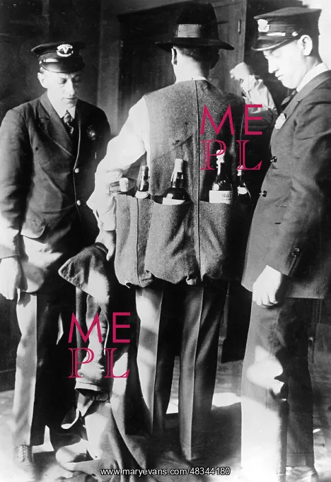 : Prohibition: Bootlegger in the USA, 1929 : Prohibition: Bootlegger in the USA, 1929