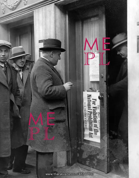 : Prohibition: Closure of a club in the USA : Prohibition: Closure of a club in the USA