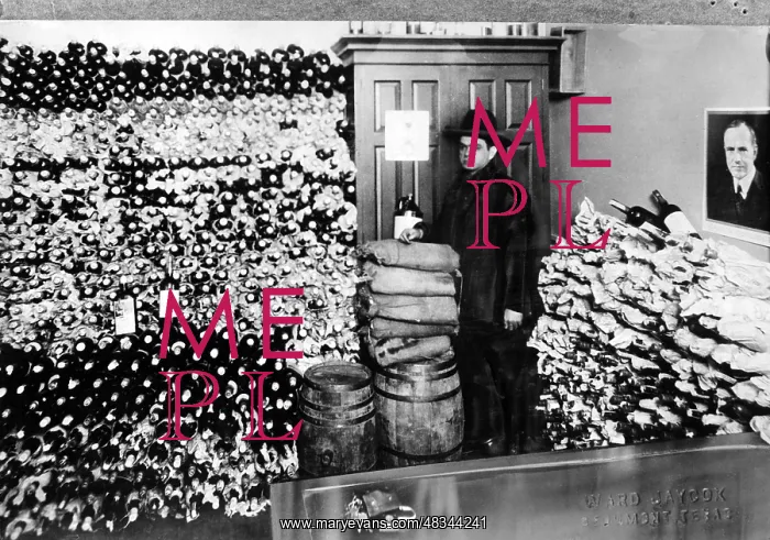 : Prohibition: Confiscated alcohol in America : Prohibition: Confiscated alcohol in America