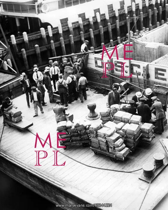 : Prohibition: A garbage scow is used for bootlegging : Prohibition: A garbage scow is used for bootlegging