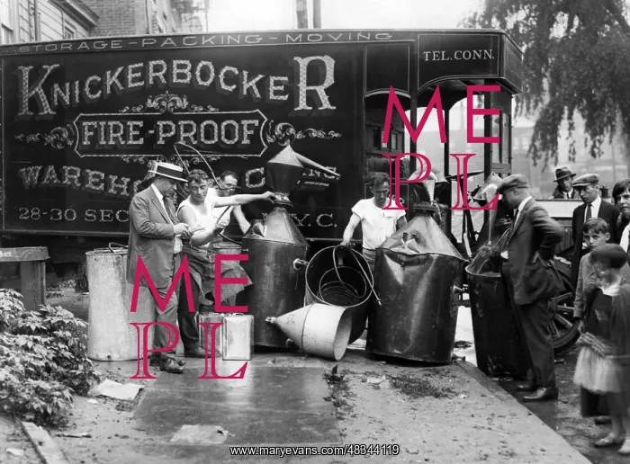 : Prohibition: Raid in New York, 1926 : Prohibition: Raid in New York, 1926