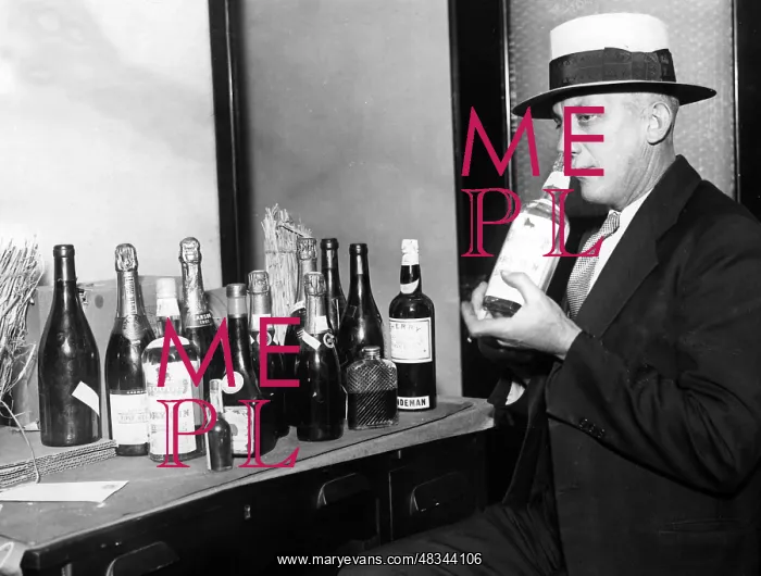 : Prohibition: Raid in New York, 1929 : Prohibition: Raid in New York, 1929