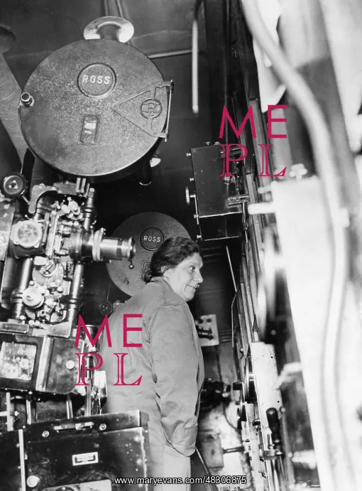 : Projectionist in London, 1933 : Projectionist in London, 1933