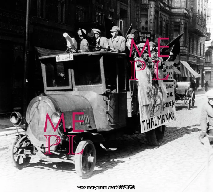 : Propaganda car of the KPD for the election : Propaganda car of the KPD for the election