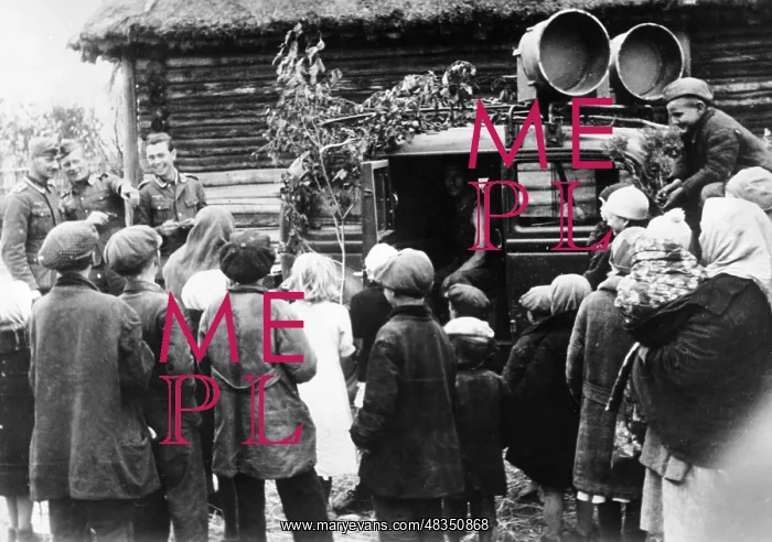 : Propaganda company in a Soviet village, 1941 : Propaganda company in a Soviet village, 1941