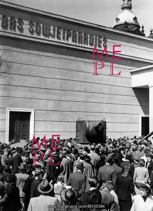 : The propaganda exhibition Das Sowjetparadies : The propaganda exhibition Das Sowjetparadies