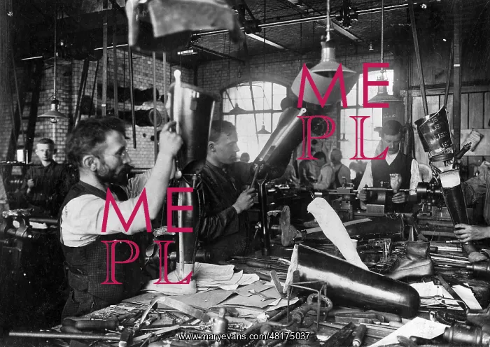 : Prosthesis production during the First World War, 1915 : Prosthesis production during the First World War, 1915
