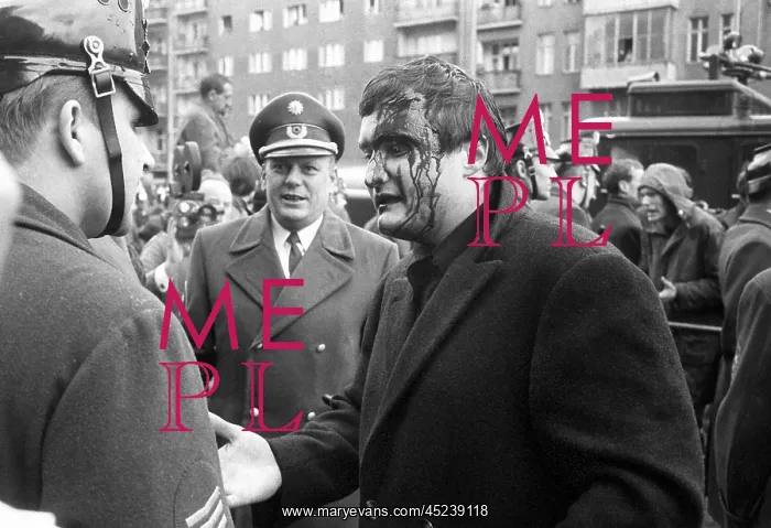 : Protest demonstration after assassination on Dutschke : Protest demonstration after assassination on Dutschke