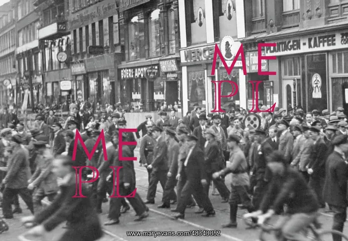 : Protest march of the Communists, 1930 : Protest march of the Communists, 1930