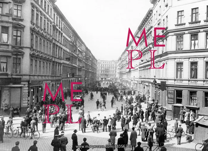 : Protest march on May Day in Wedding, 1929 : Protest march on May Day in Wedding, 1929