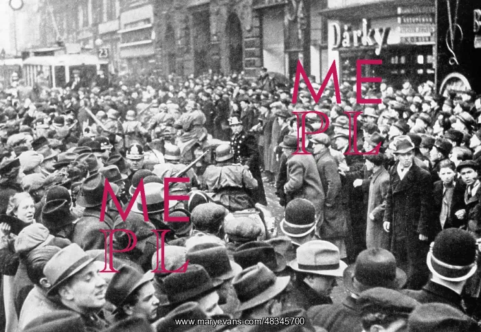 : Protest of the population of Prague against the Wehrmacht : Protest of the population of Prague against the Wehrmacht