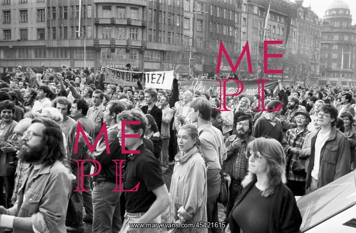 : Protest - protester - demonstration - Wenceslas Square : Protest - protester - demonstration - Wenceslas Square