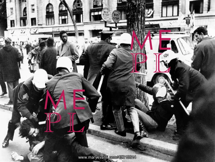 : Protesters arrested at President Richard ? : Protesters arrested at President Richard ?